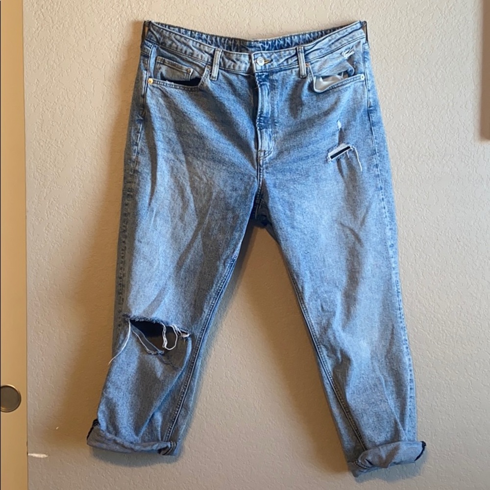 H&M destroyed vintage slim high waist jeans